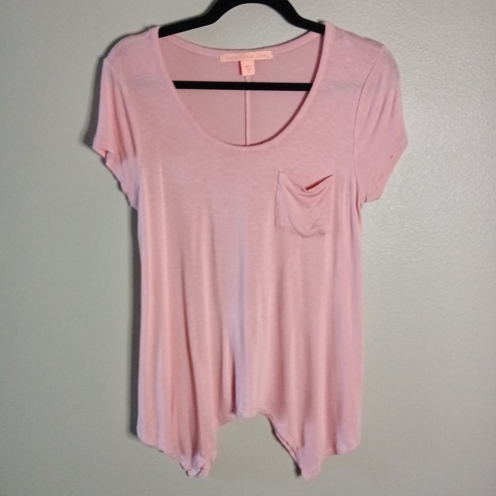 Rebellious One Pocket Short Sleeve T-Shirt Light Pink Handkerchief Hem Size M